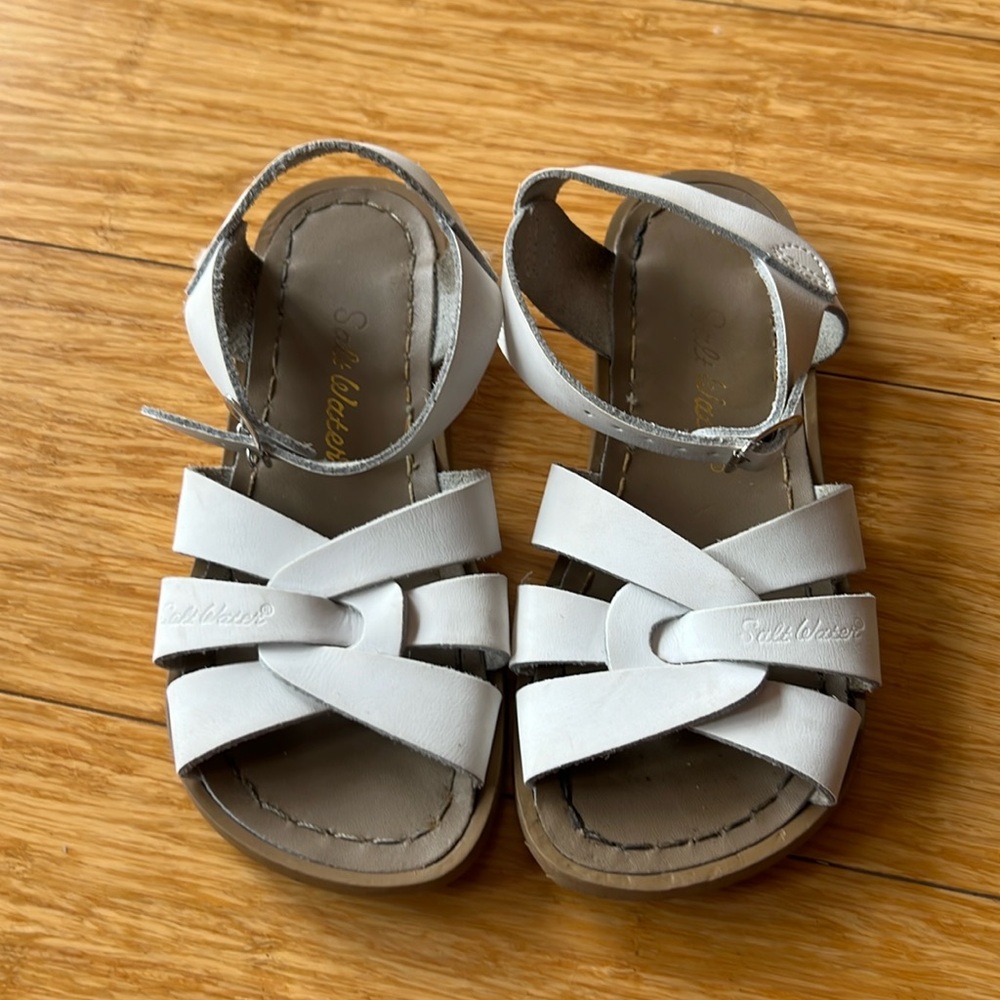 The Saltwater Sandal White